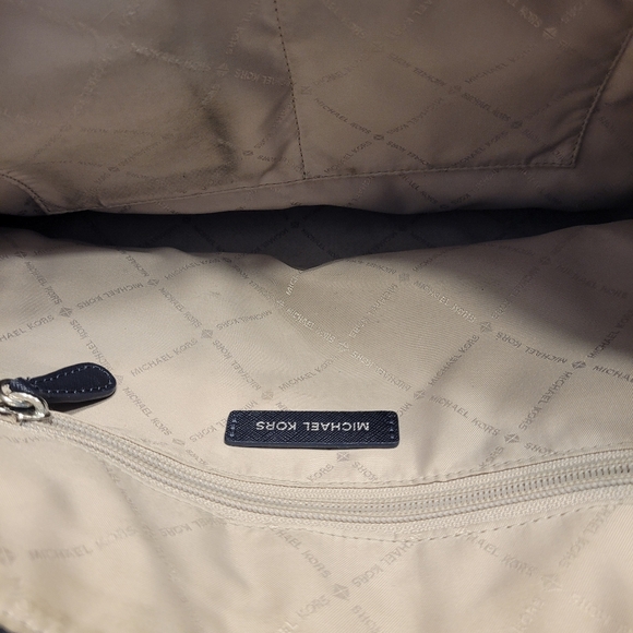 MICHAEL KORS MK Print NAVY Blue-Medium Size Tote - Picture 4 of 9